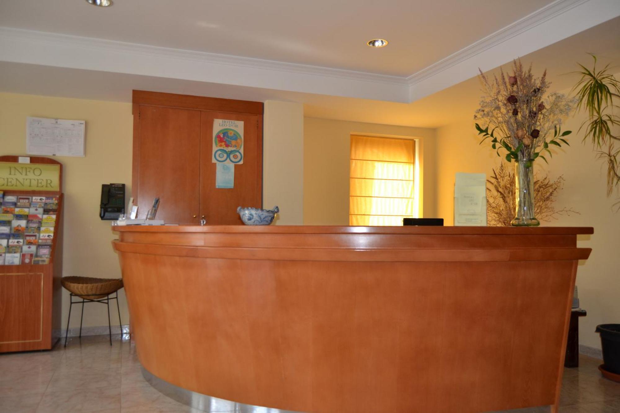 Hostal Leo D'Or Cala D´Or Eksteriør bilde