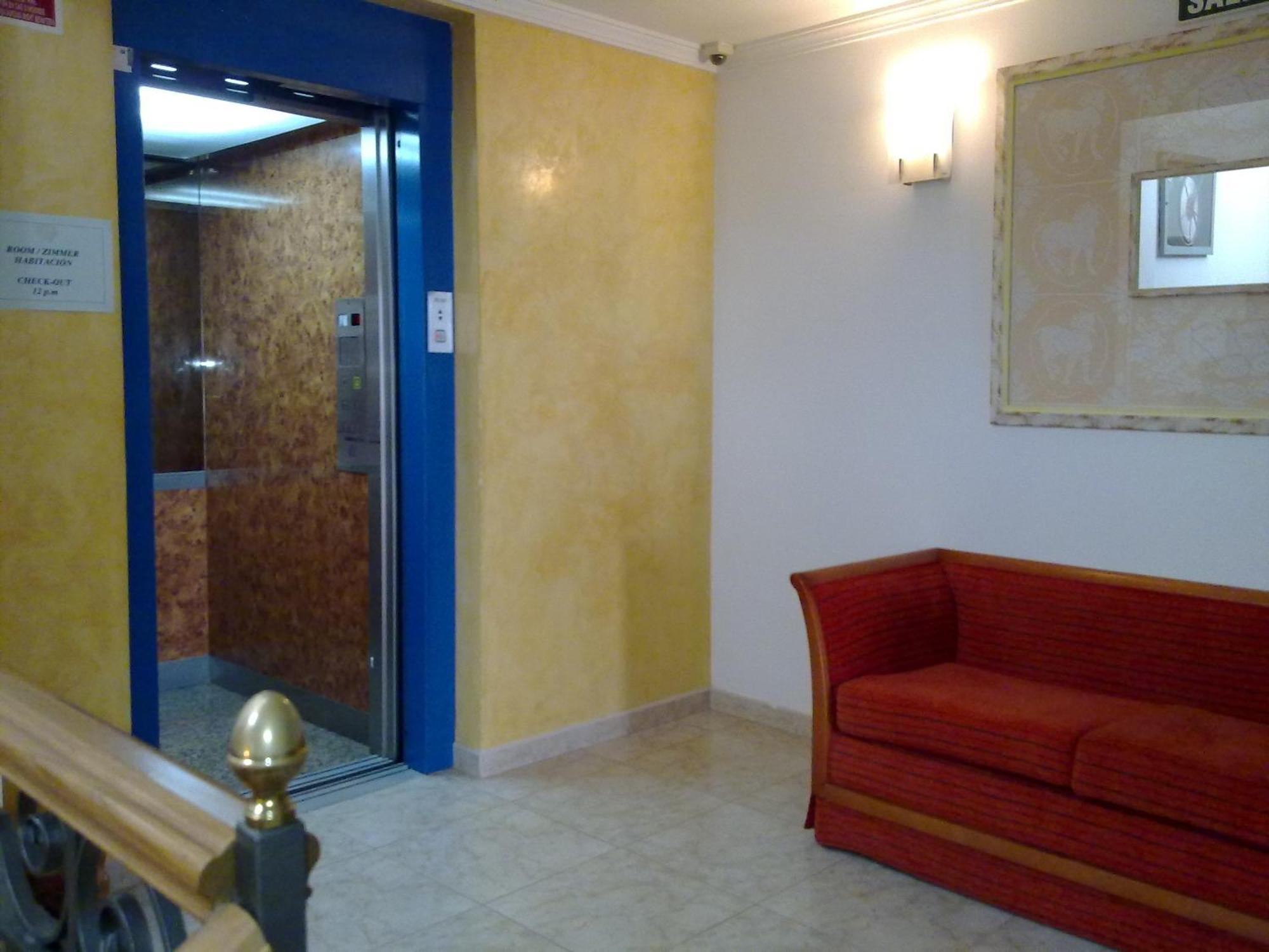 Hostal Leo D'Or Cala D´Or Eksteriør bilde